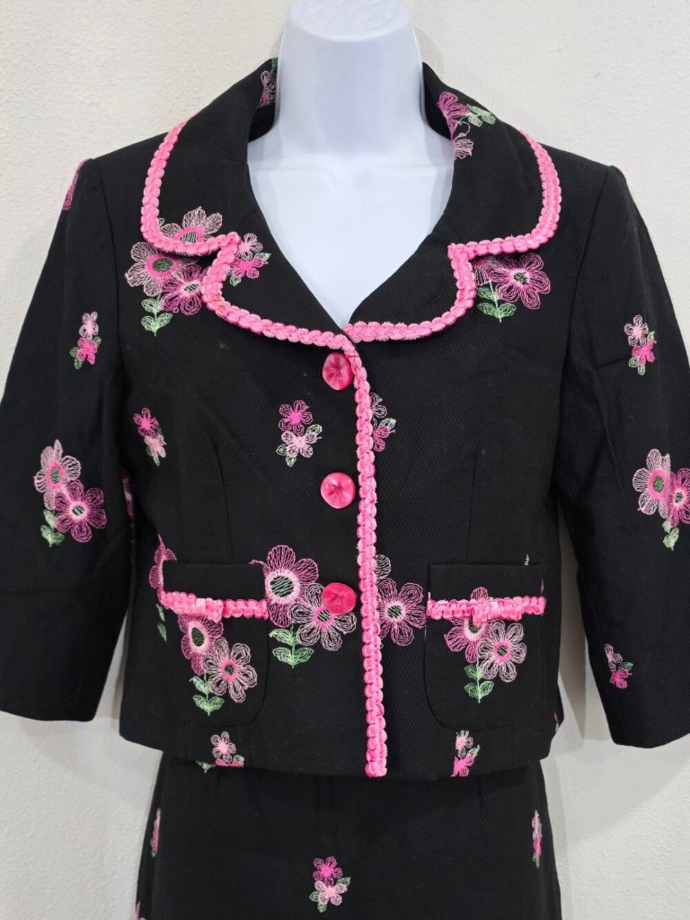 Cynthia Steffe ✦ Embroidered Jacket & Skirt Set ✦ Black Pink Floral Size 4 - Picture 7 of 16